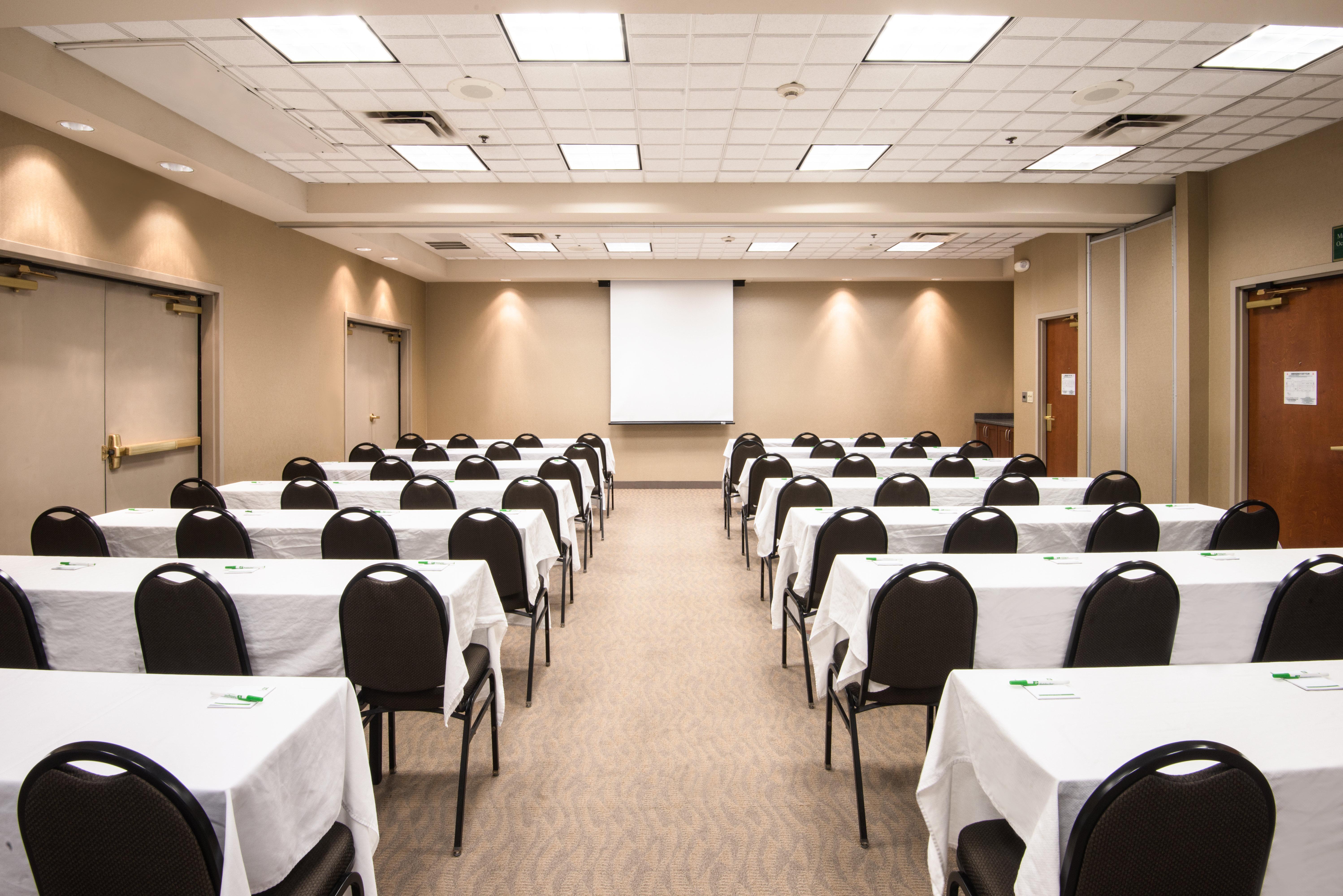Holiday Inn & Suites Goodyear - West Phoenix Area By Ihg Exterior foto
